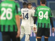 Due gol convalidati dopo check del Var e un rosso: caos in Sassuolo-Lazio