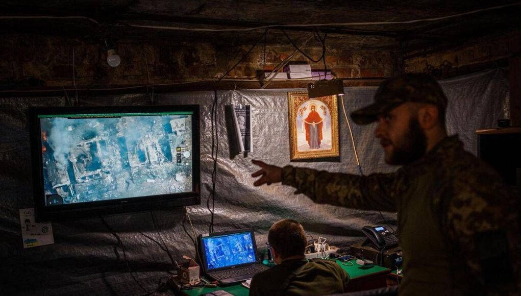 Guerra Ucraina-Russia, pioggia di droni su Mosca: Kiev sospende gli attacchi alle raffinerie dopo le pressioni di Trump