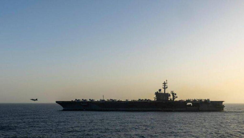 Iran, tre petroliere in fiamme nello Stretto di Hormuz dopo l’urto con mine
