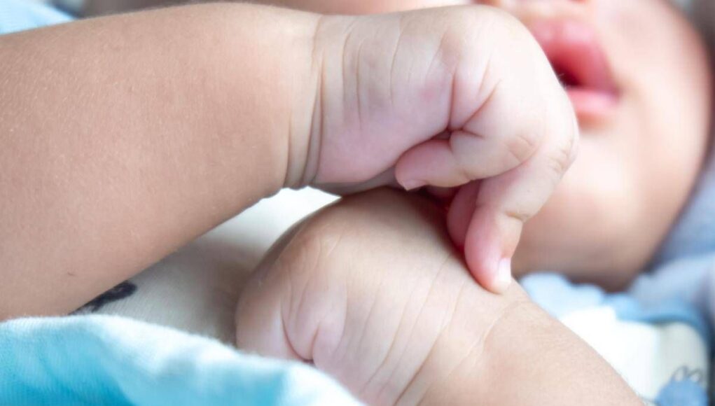 Manovra, arriva il salvadanaio per neonati: 100 euro ogni anno fino a 18 anni