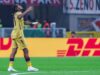 Mbangula show a San Siro: tripletta e risposta a Cissé, il Bologna ribalta il Milan