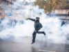 Nuove proteste oggi in Francia, l’allarme: “Manifestazioni ad alto rischio di violenza urbana”