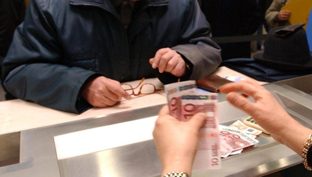 Pensioni, cosa cambia con taglio alle rivalutazioni: lo scenario della Uil