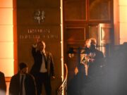 Polonia, duro scontro sulla Corte Costituzionale. Il presidente Nawrocki forza ingresso nella sede: “Tusk minaccia sicurezza nazionale”
