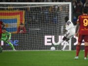 Roma-Cagliari, mano di Pisilli e calcio di rigore per i sardi