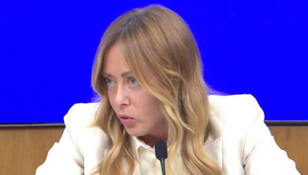 Scintille tra Meloni e giornalista su scontri ai cortei: “Credo nello Stato di diritto, difende la gente perbene”