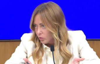 Scintille tra Meloni e giornalista su scontri ai cortei: “Credo nello Stato di diritto, difende la gente perbene”