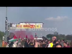 Sciopero Milano, il corteo blocca la tangenziale e spunta lo striscione ‘Gen Maranza’