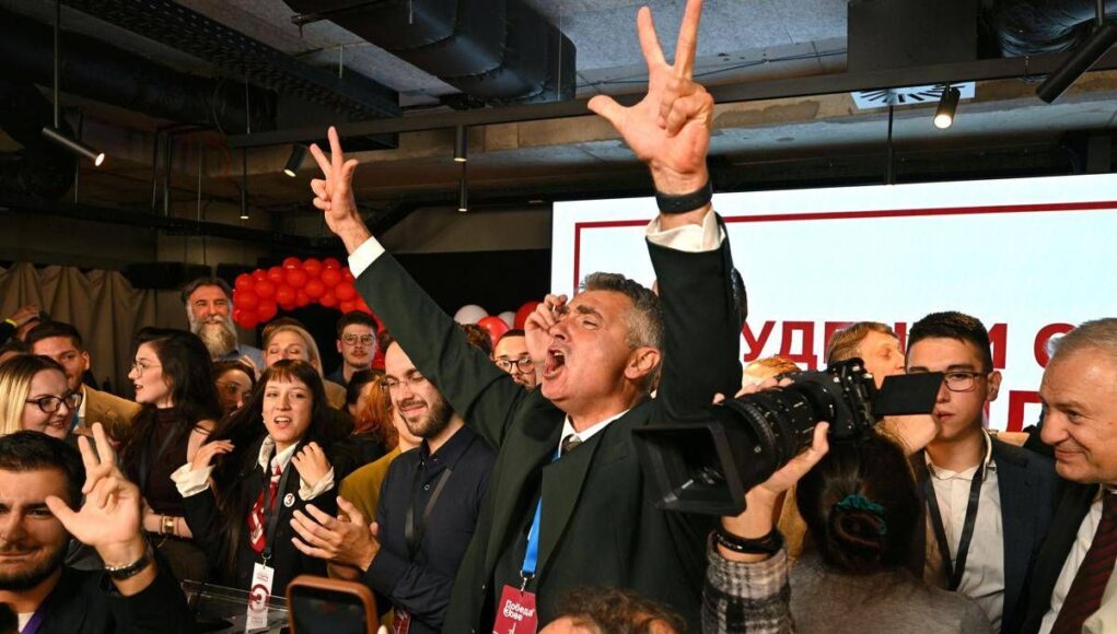 Serbia, svolta alle elezioni politiche: vittoria schiacciante della Lista degli Studenti, Vucic riconosce la sconfitta
