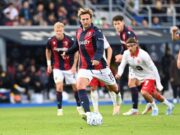 Serie A, il Bologna vince 2-1 in rimonta sul Monza: Pobega e Bernardeschi su rigore stendono i brianzoli