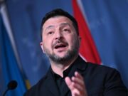 Ucraina, Zelensky: “Missili russi ancora contro Kiev, Usa bloccano fornitura di Patriot”