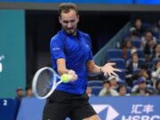 Vienna, Medvedev perde il punto e tira pugni al campo